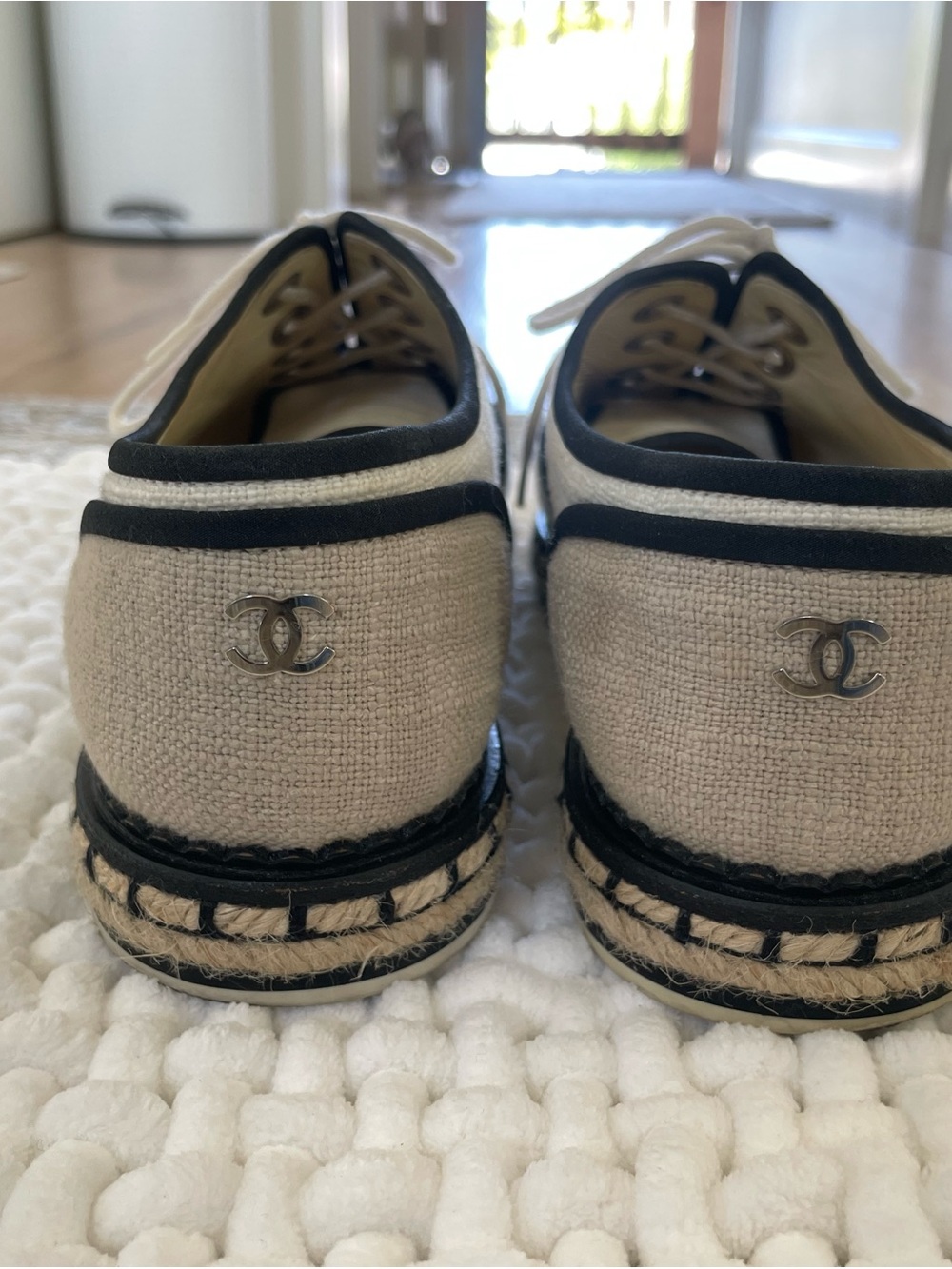 CHANEL Beige White Espadrilles linen with pearl accents. Interlocking CC - Picture 4 of 16